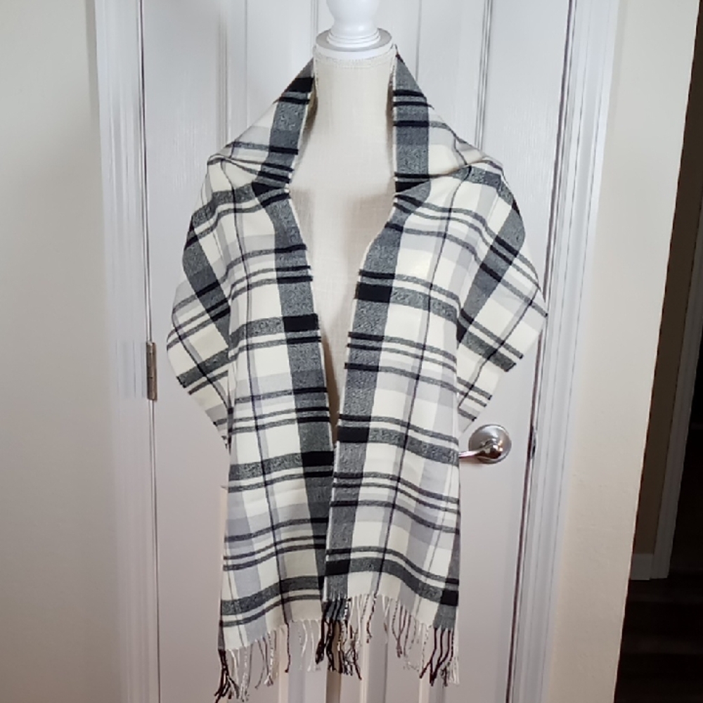 100% Cashmere Plaid Scarf Made in Scotland Black/Gray/Cream w/Fringe NWOT